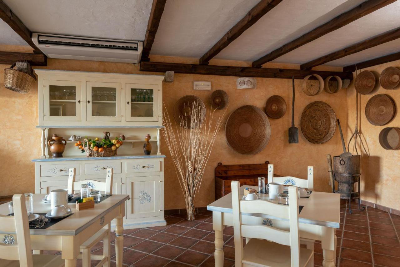 Affittacamere S'Alzola Porto Rotondo Exterior foto